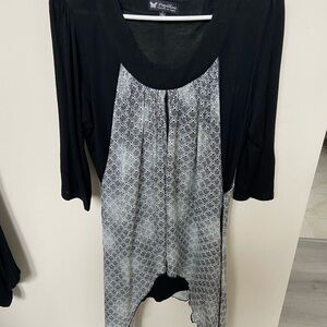 Papillon Black, White and Gray Women's Tunic size small